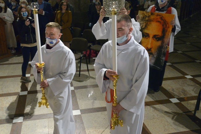 Zielonoświątkowe czuwanie w radomskiej katedrze