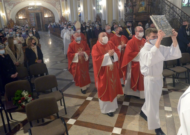 Zielonoświątkowe czuwanie w radomskiej katedrze