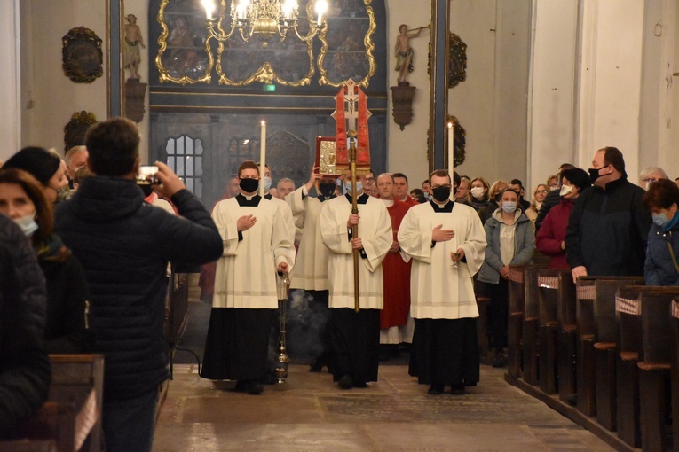 Nocna Msza św. na Zesłanie Ducha Świętego 2021