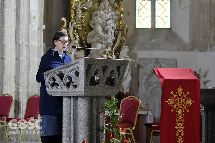 Strzegom. Wigilia Zesłania Ducha św. i gra świateł