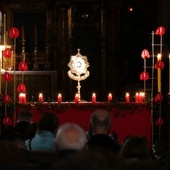 Adoracja Najświętszego Sakramentu w bazylice św. Mikołaja w Gdańsku.
