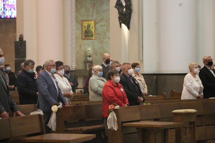 Katowice. Jubileusze małżeńskie w katedrze