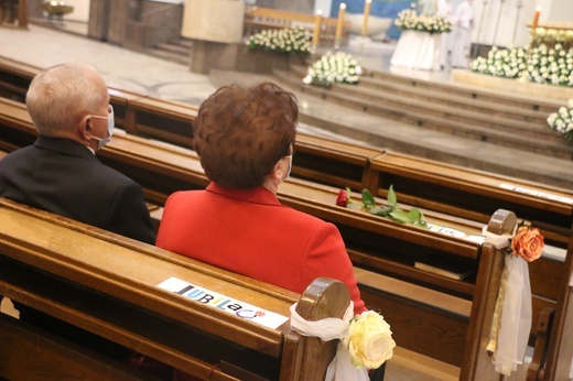 Katowice. Jubileusze małżeńskie w katedrze