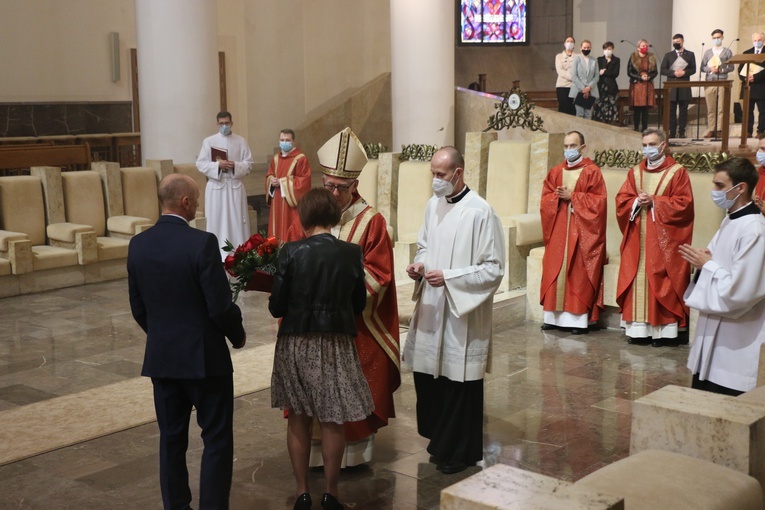 Katowice. Jubileusze małżeńskie w katedrze