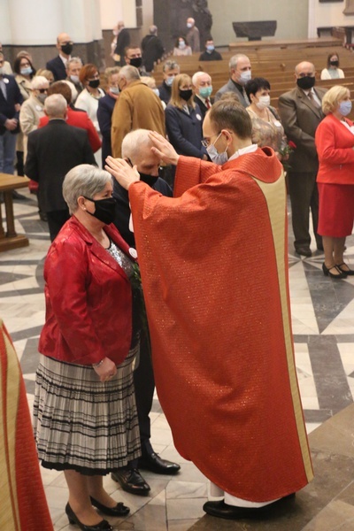 Katowice. Jubileusze małżeńskie w katedrze