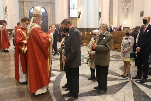 Katowice. Jubileusze małżeńskie w katedrze