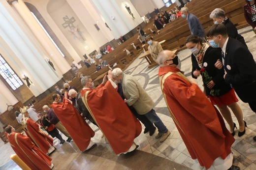 Katowice. Jubileusze małżeńskie w katedrze