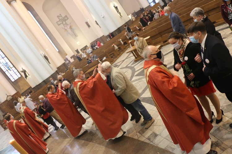 Katowice. Jubileusze małżeńskie w katedrze