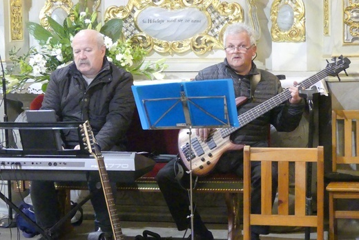 Wigilia Zesłania Ducha Świętego w sanktuarium Matki Bożej w Rychwałdzie