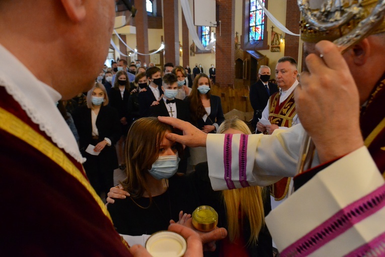 Brzesko. Bierzmowanie w Miłosierdziu, cz. 2