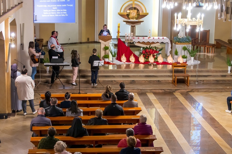 Kutno. Czuwanie przed Zesłaniem Ducha Świętego