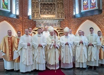 ▼	Diecezja wzbogaciła się o czterech księży.