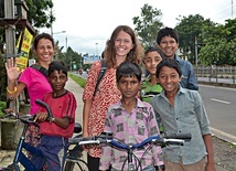 ▲	W Indiach misjonarki spędziły miesiąc.