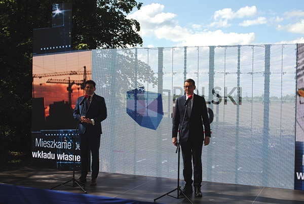 ▲	Mateusz Morawiecki rozpoczął objazd kraju od Stalowej Woli.