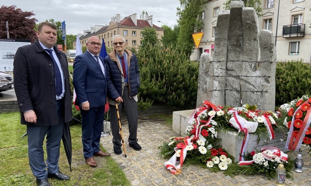 Chorzów. Dłoń - pamiątka ofiar totalitaryzmu
