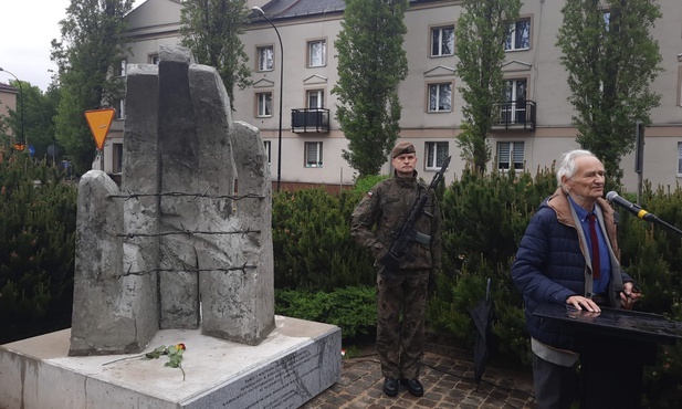 Chorzów. Pomnik w miejscu dawnej filii niemieckiego obozu KL Auschwitz-Birkenau