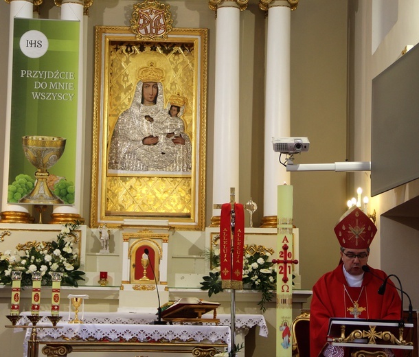 Msza św. w Żdżarach za śp. bp. Józefa Zawitkowskiego