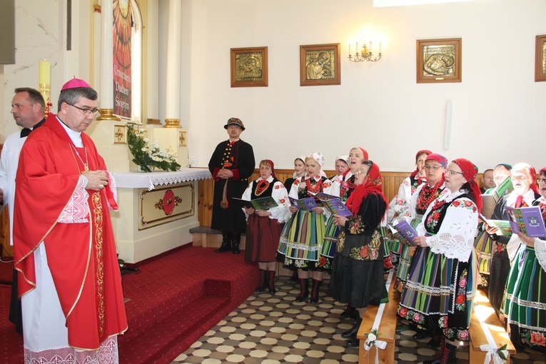 Msza św. w Żdżarach za śp. bp. Józefa Zawitkowskiego