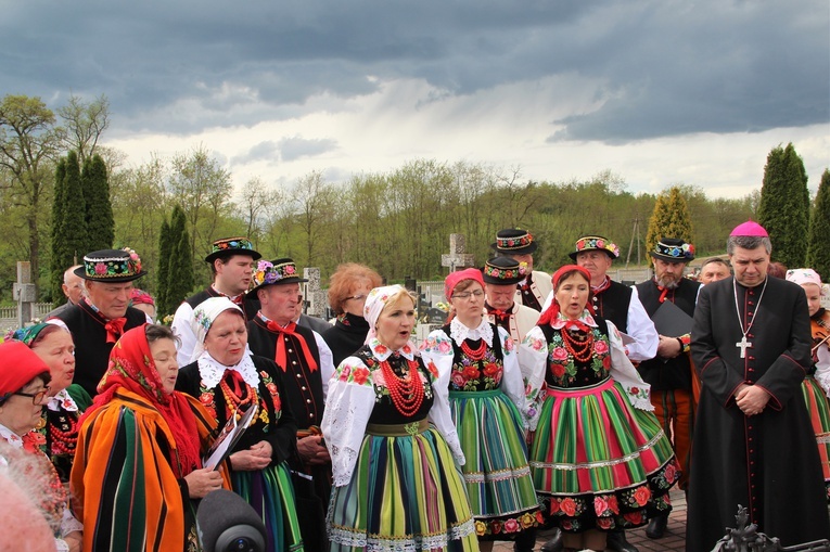 Msza św. w Żdżarach za śp. bp. Józefa Zawitkowskiego