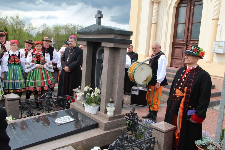 Msza św. w Żdżarach za śp. bp. Józefa Zawitkowskiego