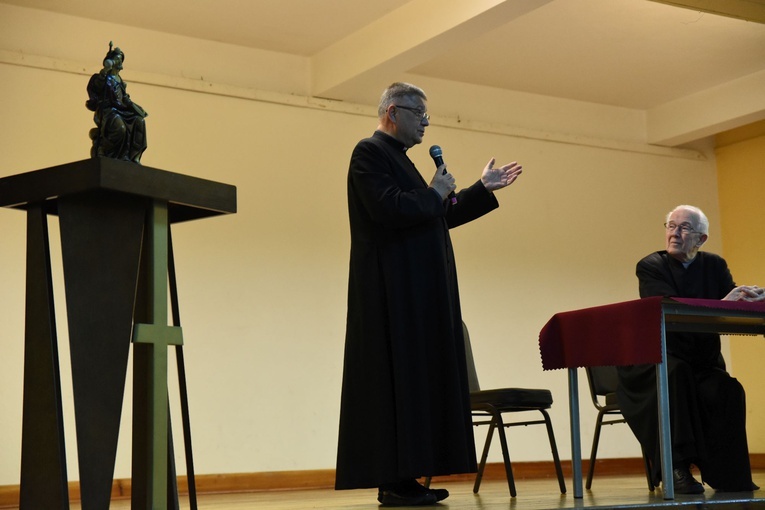 Książka o św. Jakubie w Brzesku