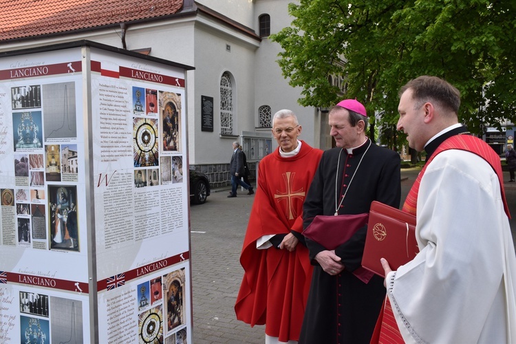 Wprowadzenie relikwii bł. Carlo Acutisa do bazyliki Morskiej