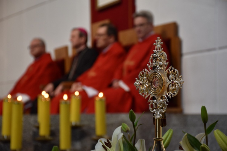 Wprowadzenie relikwii bł. Carlo Acutisa do bazyliki Morskiej