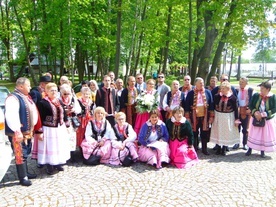 W strojach lachowskich na mazowieckiej ziemi.