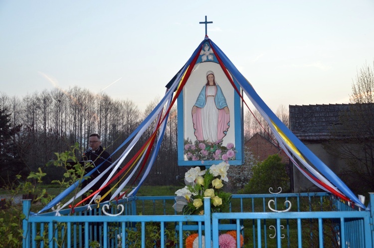 Głuszyna. Nabożeństwa majowe przy kapliczkach się sprawdziły