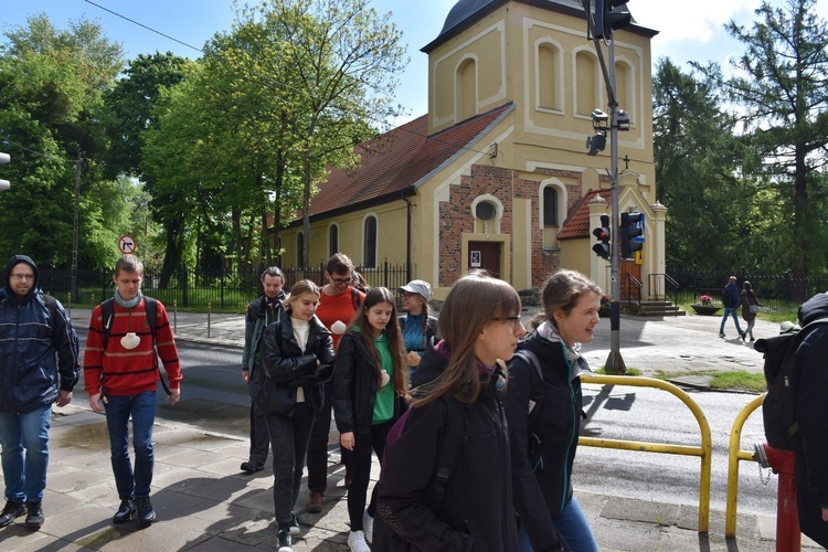 Studenci na pomorskim Camino