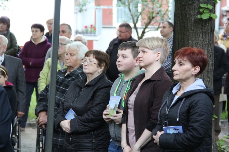 Brzesko. Święto przy kapliczce