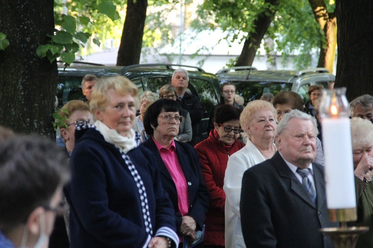 Brzesko. Święto przy kapliczce