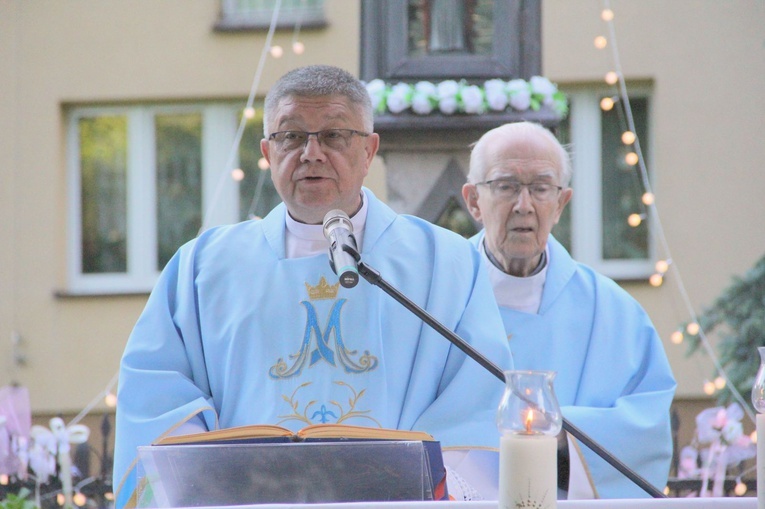 Brzesko. Święto przy kapliczce