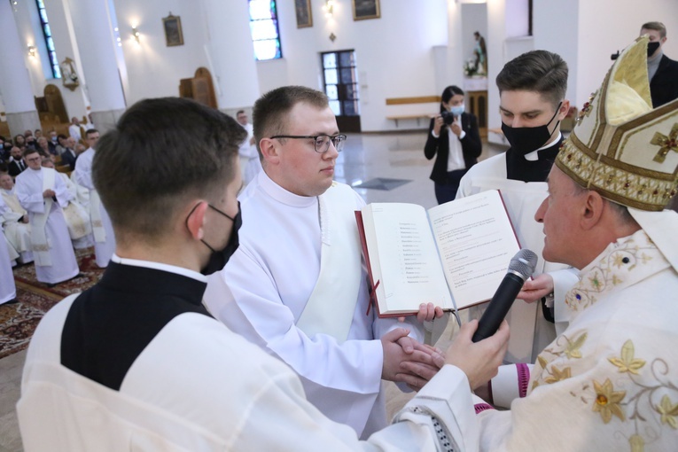 Tarnów. Święcenia kapłańskie 2021