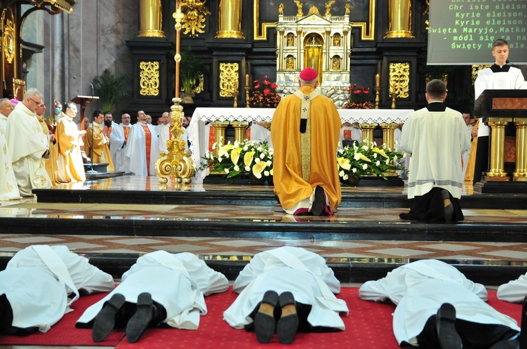 Święcenia kapłańskie w archikatedrze lubelskiej