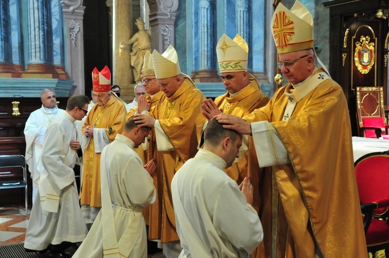 Święcenia kapłańskie w archikatedrze lubelskiej