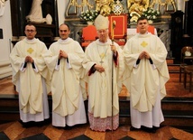 Do grona kapłanów diecezji łowikciej dołączyli: (od lewej) ks. Adam Łukaszewicz, ks. Artur Kosiorek i ks. Hubert Siepert.