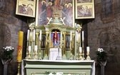 Nowy wystrój prezbiterium kościoła św. Barbary w Mikuszowicach Krakowskich