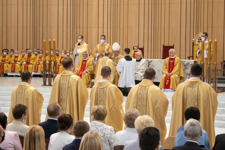 Święcenia kapłańskie w Świątyni Opatrzności Bożej