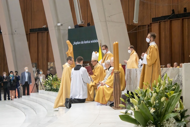 Święcenia kapłańskie w Świątyni Opatrzności Bożej
