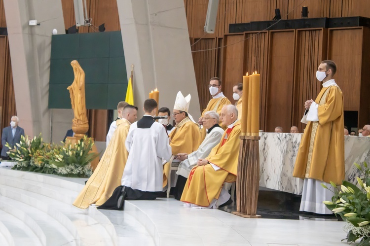 Święcenia kapłańskie w Świątyni Opatrzności Bożej