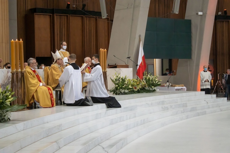 Święcenia kapłańskie w Świątyni Opatrzności Bożej