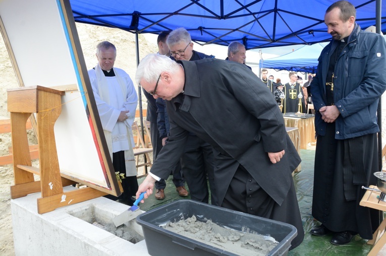 Kamień węgielny kościoła św. Jana Pawła II w Opolu