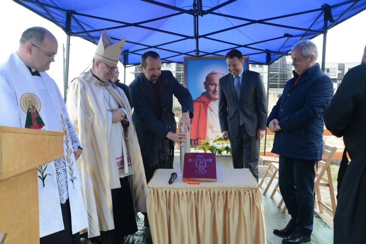 Kamień węgielny kościoła św. Jana Pawła II w Opolu