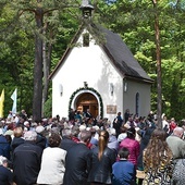 ▲	W uroczystości jubileuszowej wzięli udział pątnicy z różnych stron diecezji.