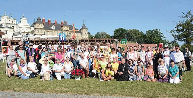 ▼	Do Matki Bożej  po raz drugi pójdą delegacje grup.