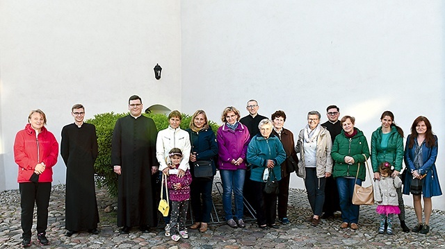 ▲	Seminarzyści proszą o modlitewne wsparcie, ale także odwdzięczają się tym samym.