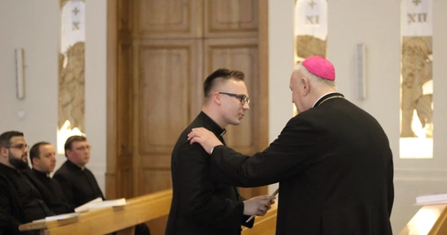 Wręczenie dekretów