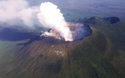 Dramatyczna sytuacja w Gomie, ludzie uciekają przed wulkanem