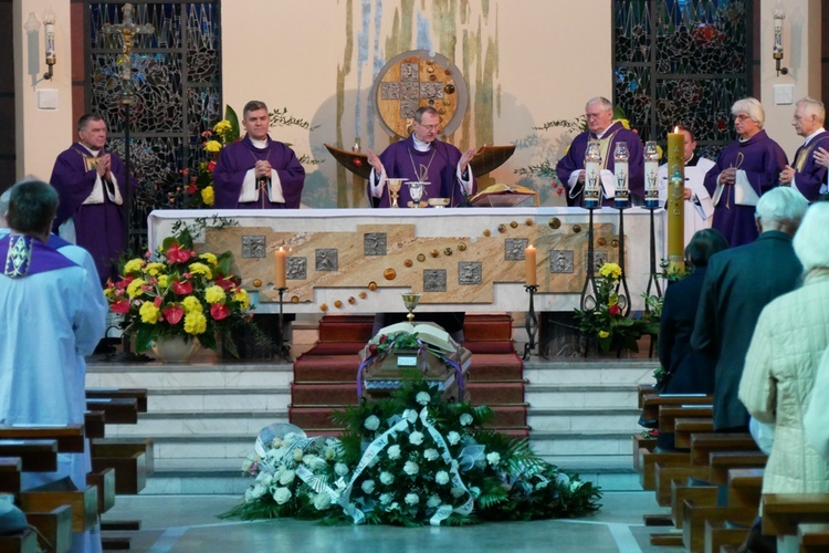 Uroczystości pogrzebowe ks. Piotra Makiłły